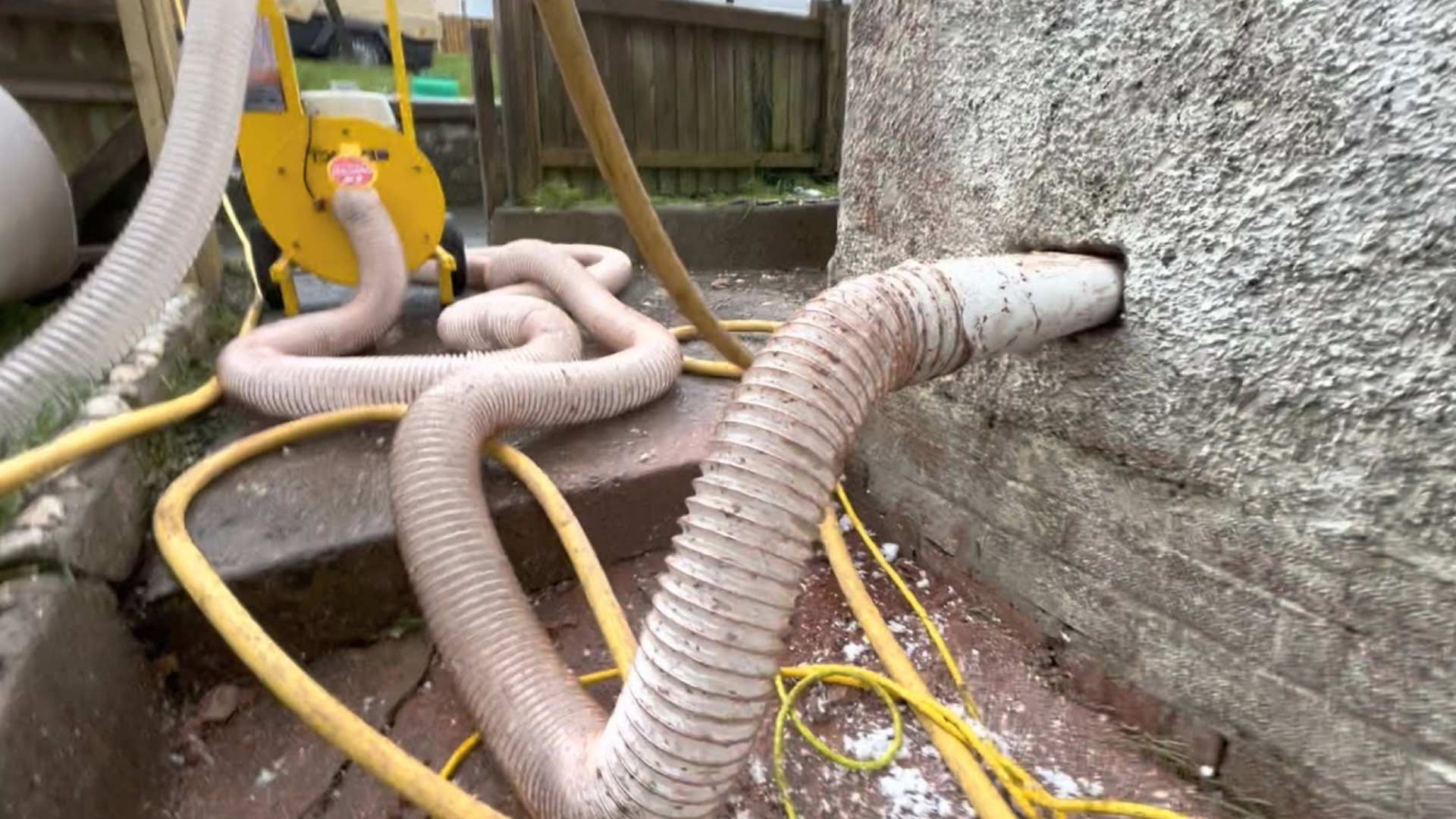 Moran Retrofit Solutions Insulation Extraction Banner